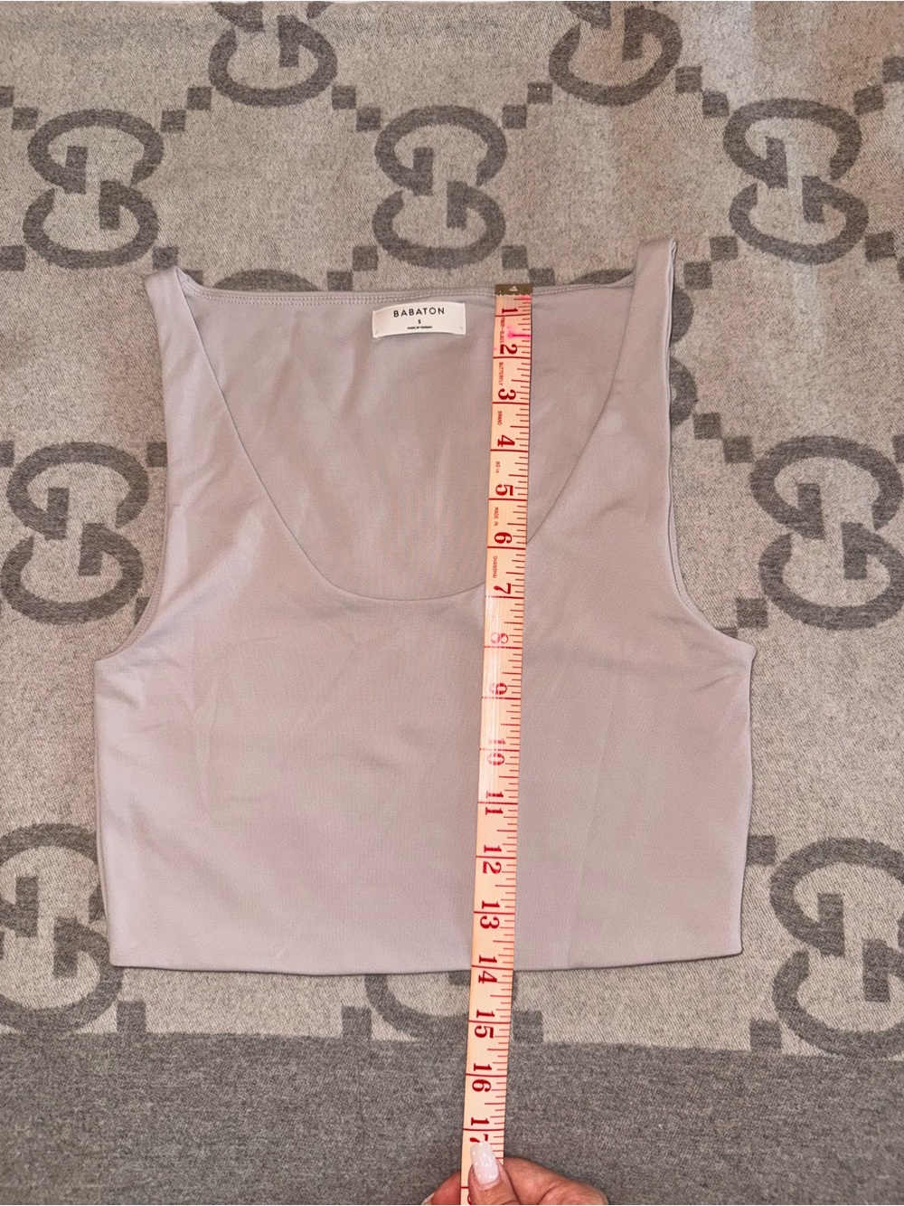 🌼 Babaton Scoop Neck Cropped Tank Top - Light Grey - Picture 5 of 7